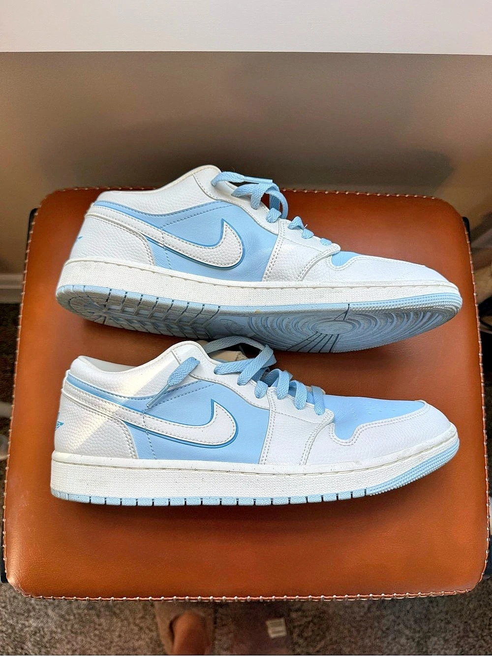 Women’s Jordan Air Jordan 1 Mid Sneakers White & Blue
